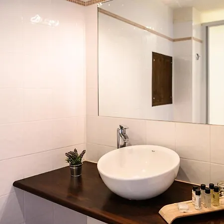Hotel Lo Robur